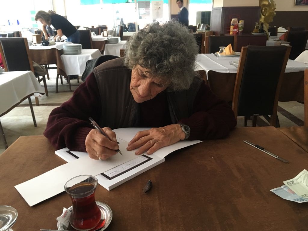 ONURSAL ÜYEMİZ, SAYIN LİNA NASİF’İN İMZA GÜNÜ